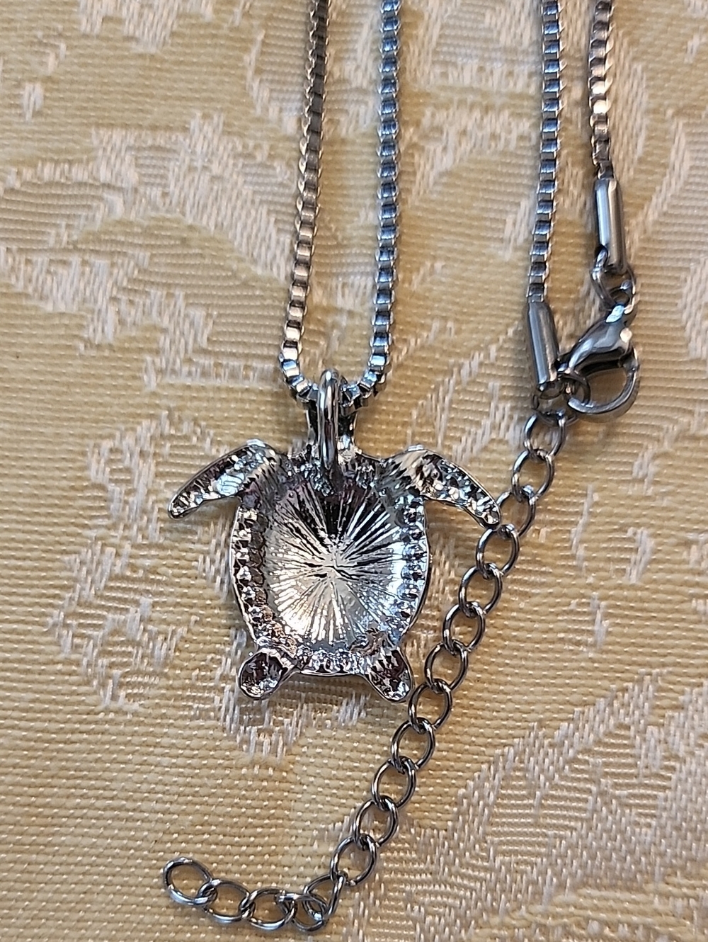 Turquiose Sparkle Turtle Pendent! - Picture 3 of 4